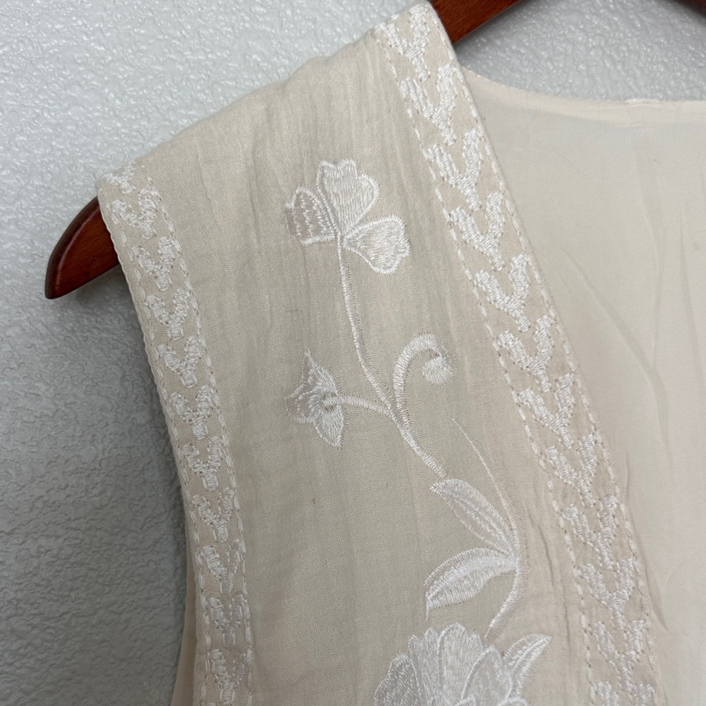 Embroidered Cream Vest - Picture 3 of 7